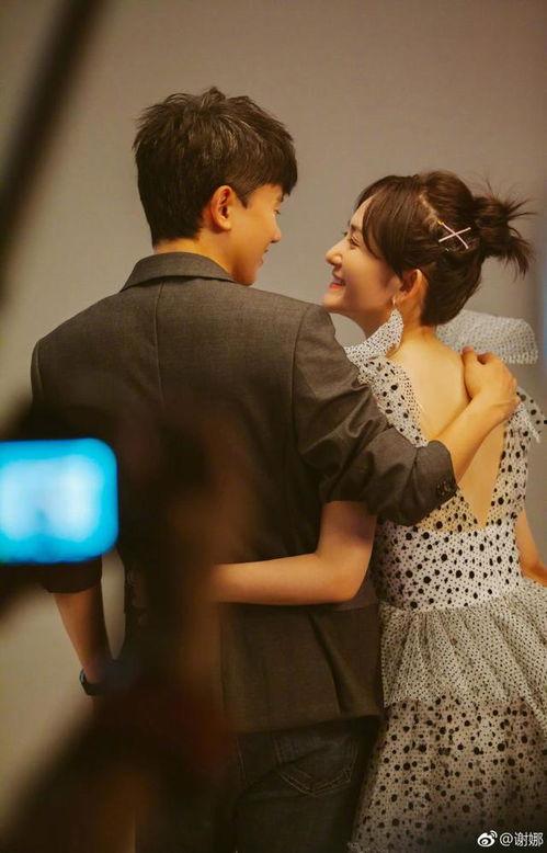 谢娜与张杰的孩子照片,萌娃照片萌翻网友！”