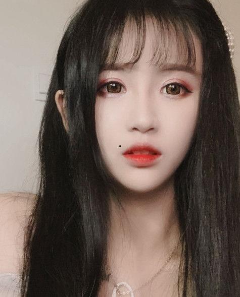 杨清柠整容前照片,素颜照曝光，对比惊人