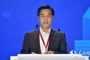 李建红 背景,从平凡走向卓越的奋斗历程